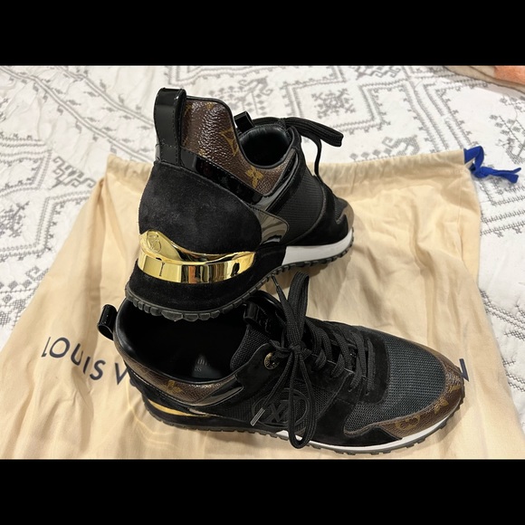 Louis Vuitton Runway Sneaker. - Picture 5 of 12